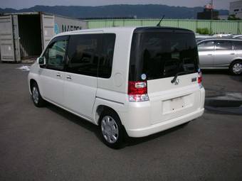 2004 Honda Mobilio Photos