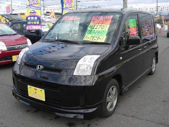 2004 Honda Mobilio Photos