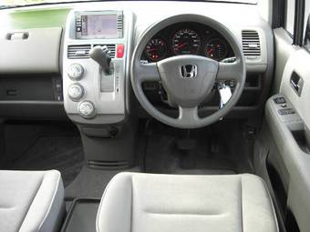 2004 Honda Mobilio Photos
