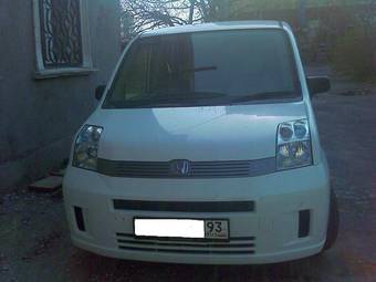 2004 Honda Mobilio Pictures