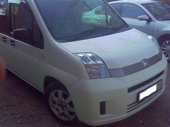 2004 Honda Mobilio Photos