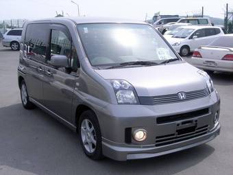 2004 Honda Mobilio Photos