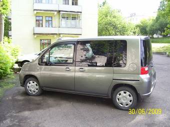 2004 Honda Mobilio Photos
