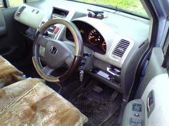2004 Honda Mobilio Pictures