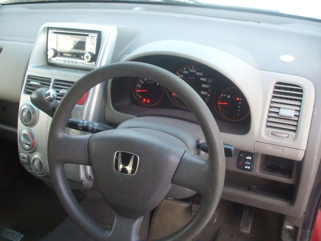 2005 Honda Mobilio