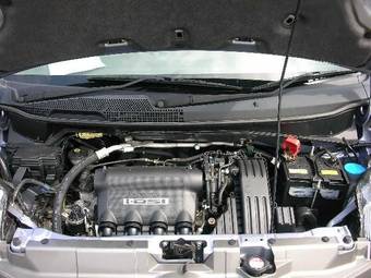 2005 Honda Mobilio Photos