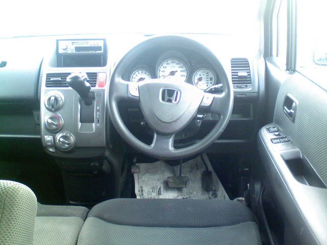 2002 Honda Mobilio Spike