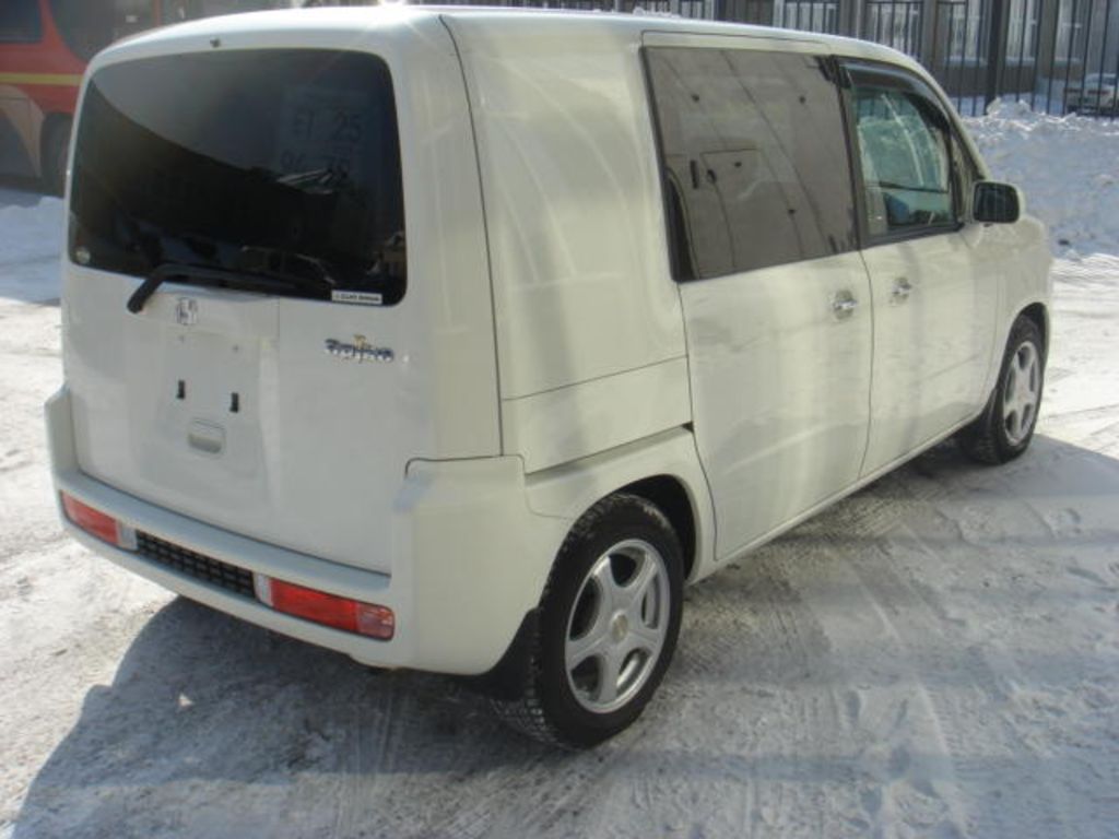 2002 Honda Mobilio Spike