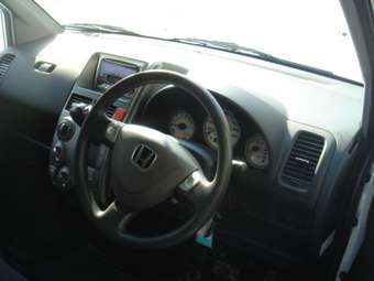 2002 Mobilio Spike