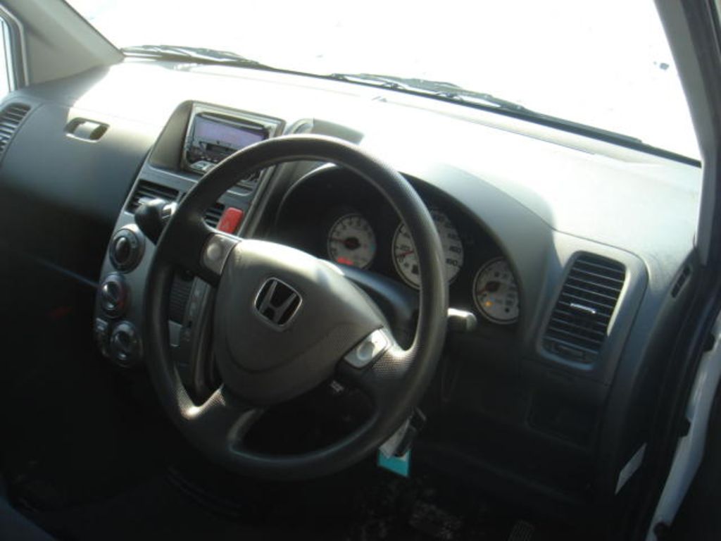 2002 Honda Mobilio Spike