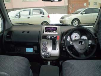 2002 Honda Mobilio Spike Pictures