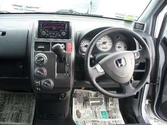 2002 Honda Mobilio Spike Pictures