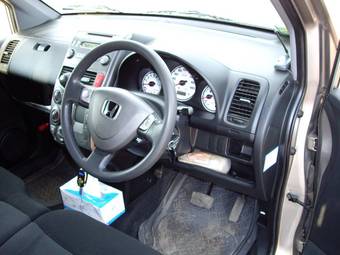 2002 Honda Mobilio Spike Pictures