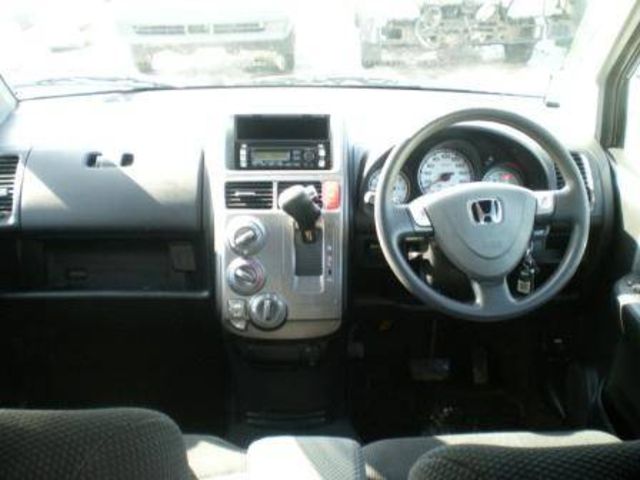 2003 Honda Mobilio Spike