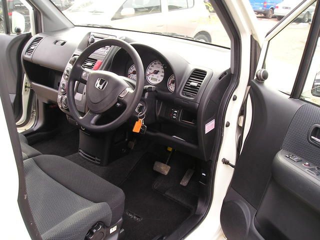 2003 Honda Mobilio Spike