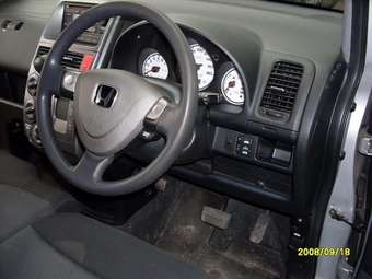 2003 Honda Mobilio Spike Pictures