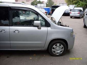 2003 Honda Mobilio Spike Photos