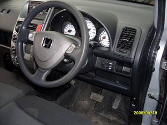 2003 Honda Mobilio Spike Pics