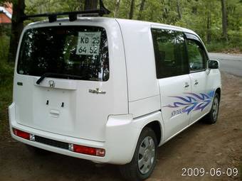 2003 Honda Mobilio Spike Wallpapers