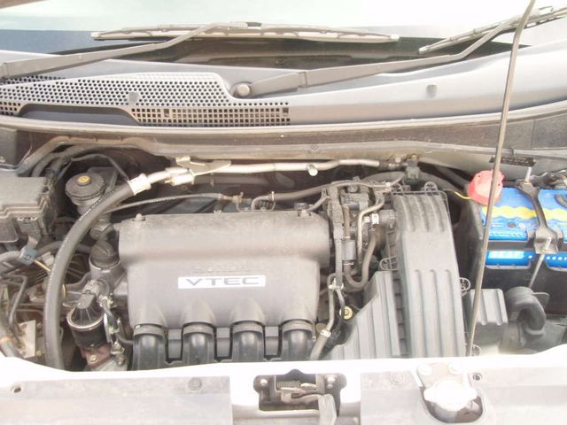 2004 Honda Mobilio Spike