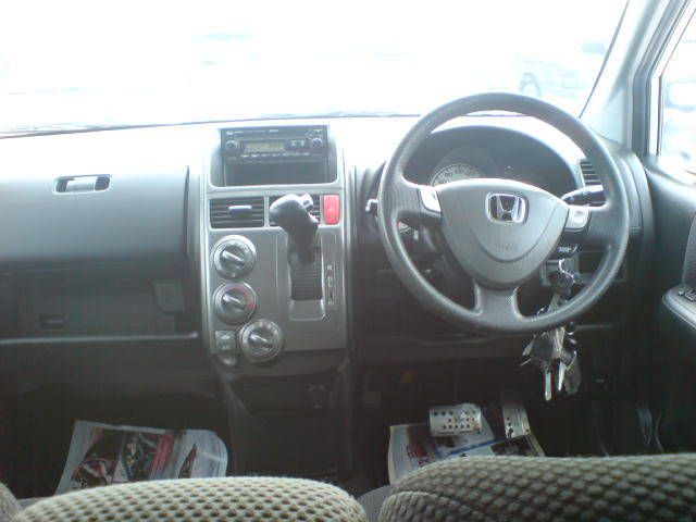 2004 Honda Mobilio Spike