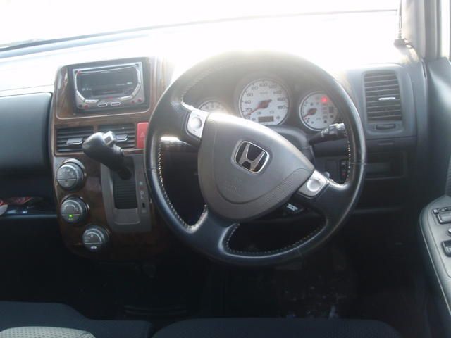 2004 Honda Mobilio Spike