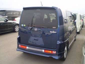 2004 Honda Mobilio Spike Pictures