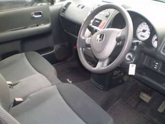 2004 Honda Mobilio Spike Photos