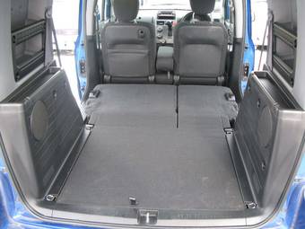 2004 Honda Mobilio Spike Pictures