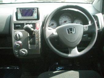 2004 Honda Mobilio Spike Pictures