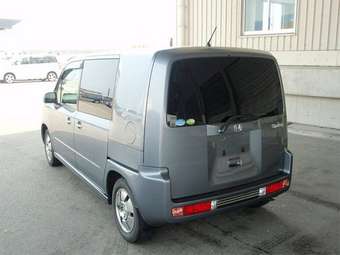 2005 Honda Mobilio Spike Pics