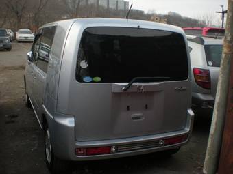 2005 Honda Mobilio Spike Photos