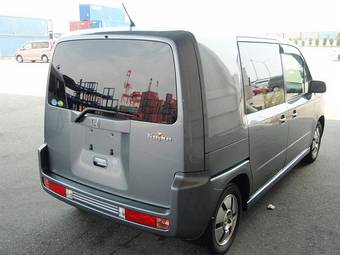 2005 Honda Mobilio Spike Pictures