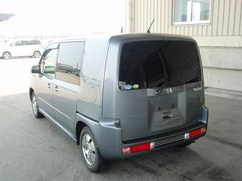 2005 Honda Mobilio Spike Pictures