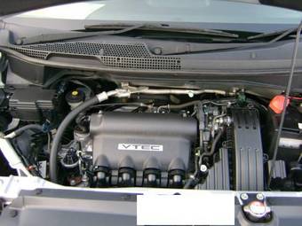 2005 Honda Mobilio Spike Pics