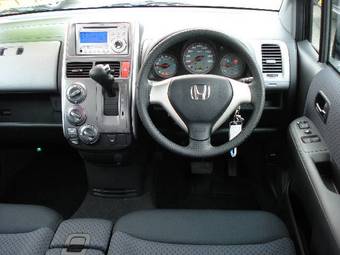 2008 Honda Mobilio Spike Photos