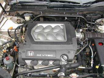 1998 Honda Saber Pictures