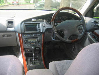 1999 Honda Saber Pictures