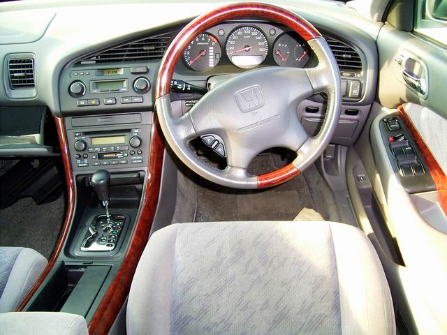 1999 Honda Saber Photos