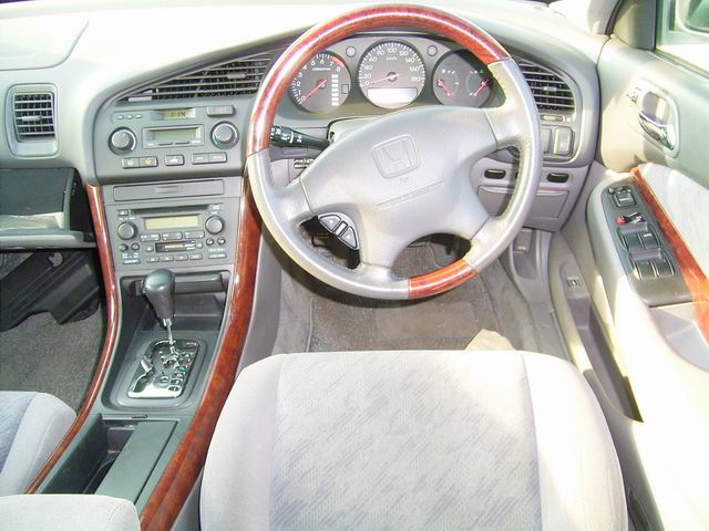 1999 Honda Saber Pics