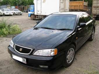 1999 Honda Saber Photos