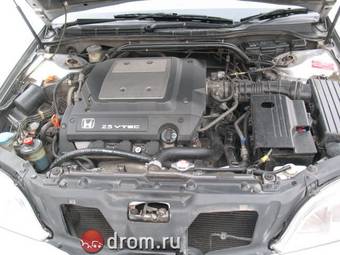 2000 Honda Saber Photos