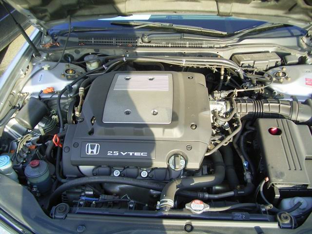 2001 Honda Saber Photos