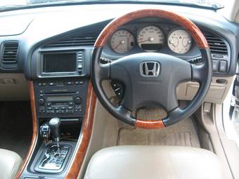 2002 Honda Saber Pictures