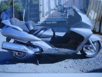 2001 Honda Silver WING Photos