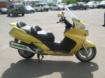 2004 Honda Silver WING Photos