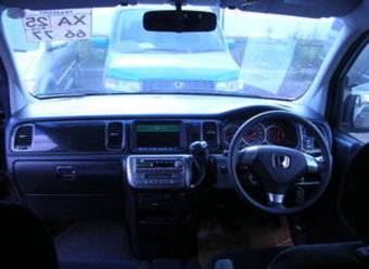 2003 Honda Stepwgn Photos