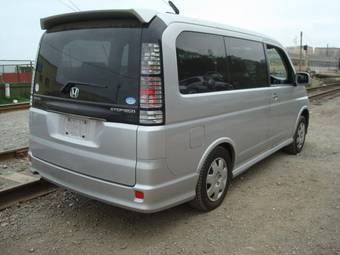 2004 Honda Stepwgn Photos