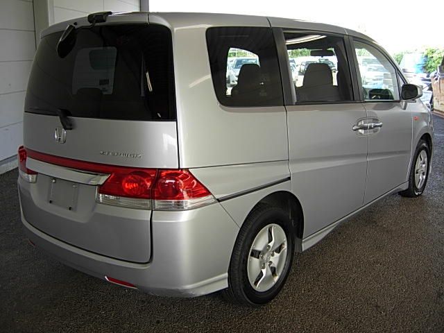 2005 Honda Stepwgn