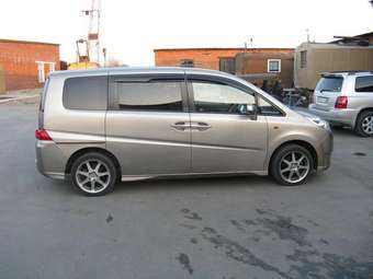 2005 Honda Stepwgn Pictures